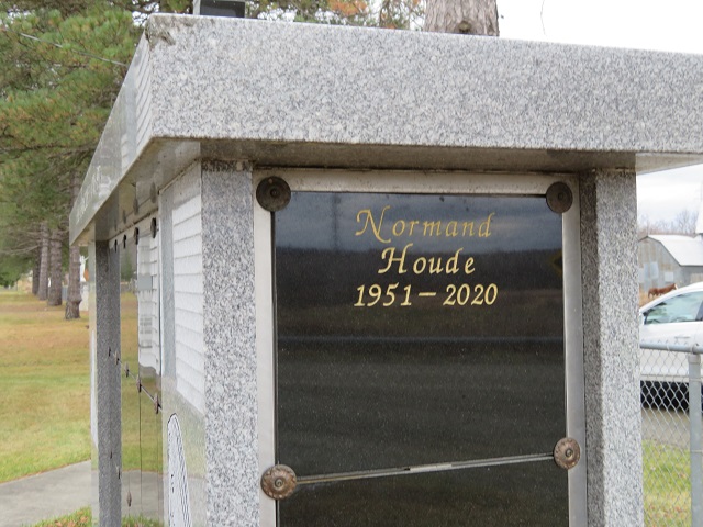 plaques/lot1094_1.jpg